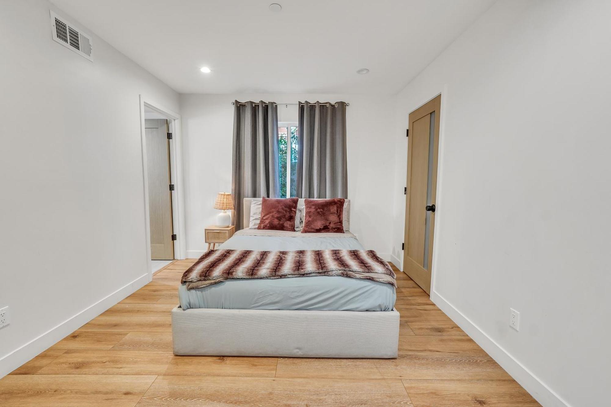 Luxurious Townhome W/3 Master Suites Gated Parking ロサンゼルス エクステリア 写真