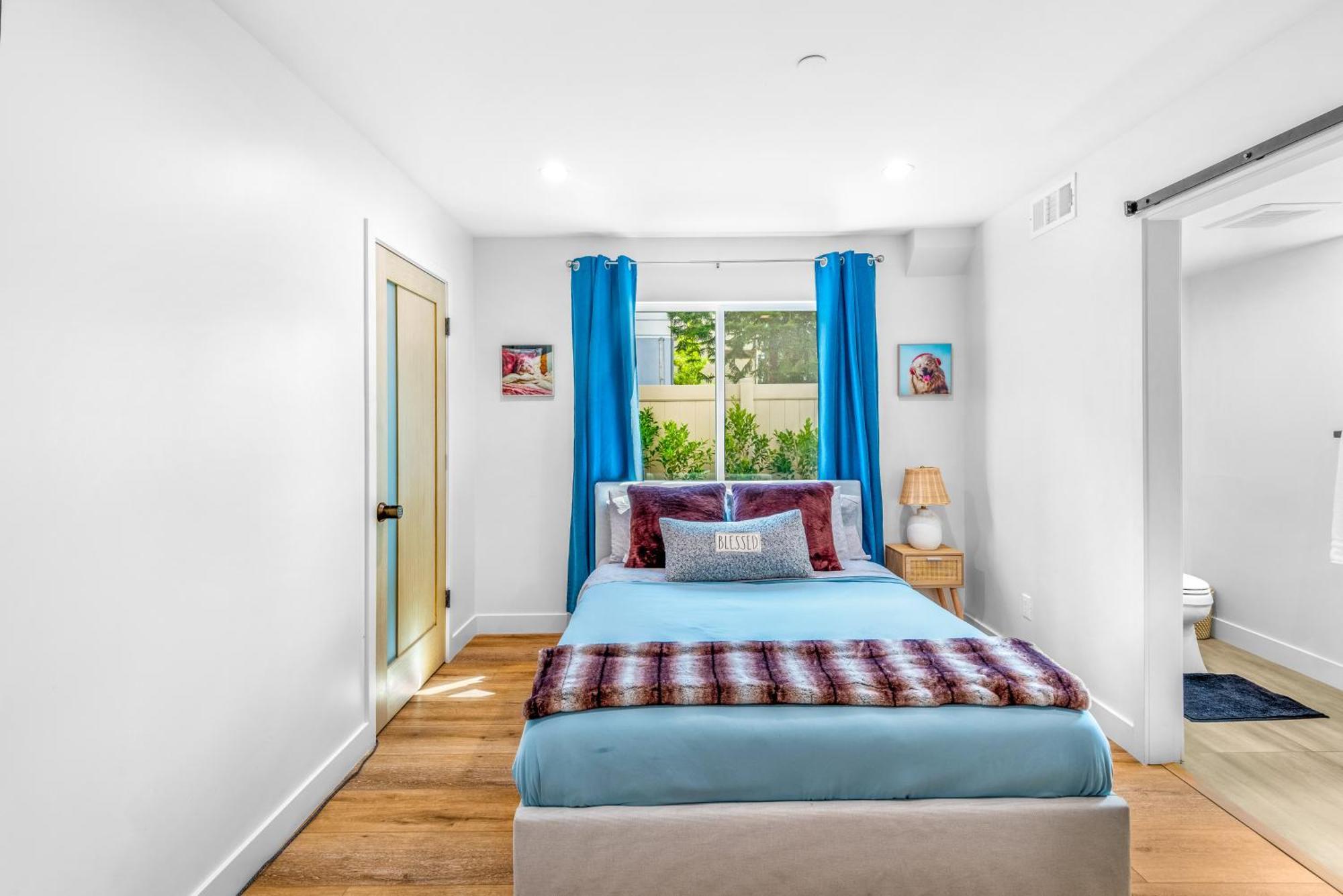 Luxurious Townhome W/3 Master Suites Gated Parking ロサンゼルス エクステリア 写真
